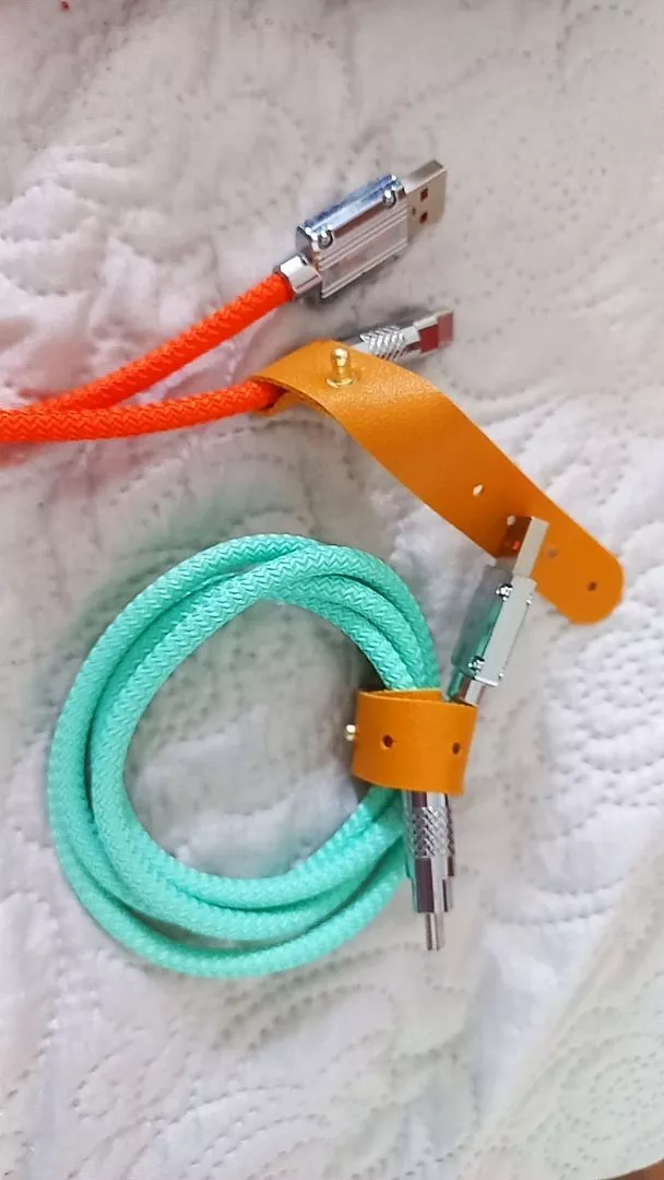 Cabo USB Tipo-C 120W Super Rápido Silicone Antidobra IZEFAST CHARGE photo review
