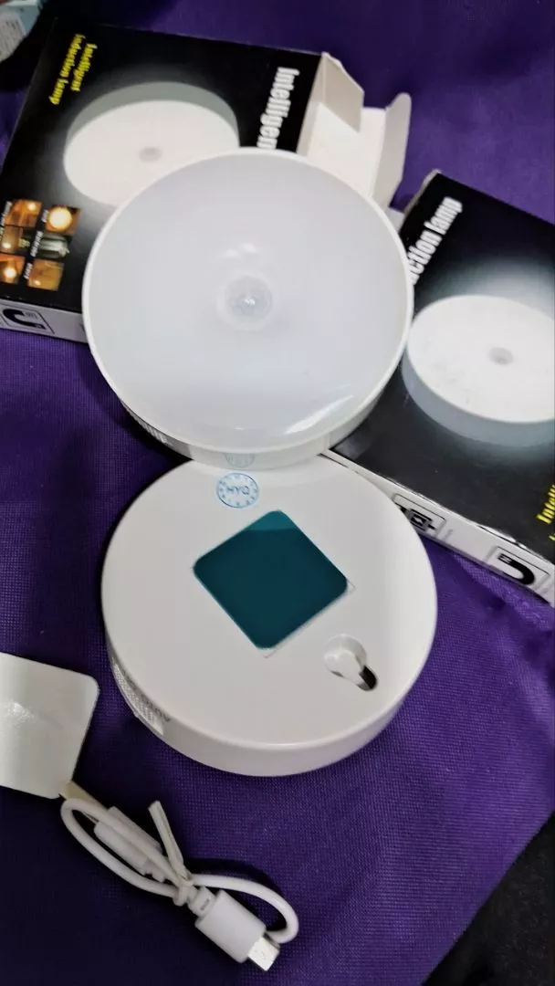 Luminária LED Sensor de Presença Recarregável USB Luz Fria Multiuso IZEDETECT BRIGHT photo review
