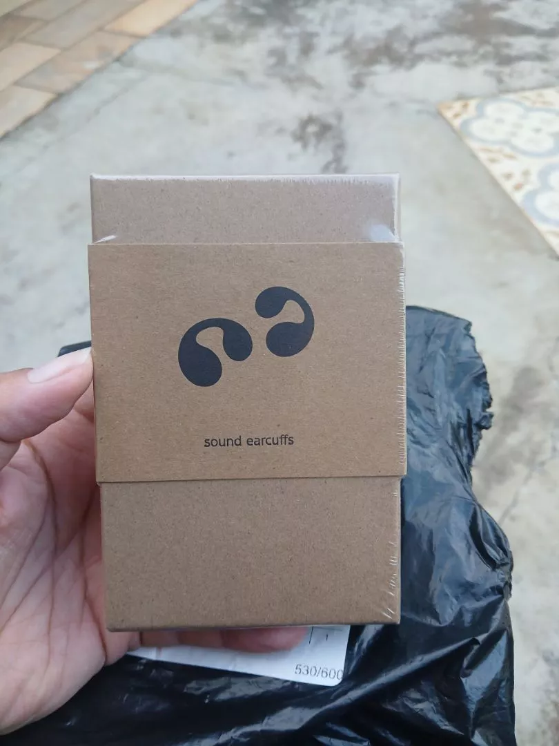 Fone de Ouvido Condução Óssea Sem Fio Bluetooth Esportivo, Leve, Compatível com Celular IZEFIT WAVE photo review