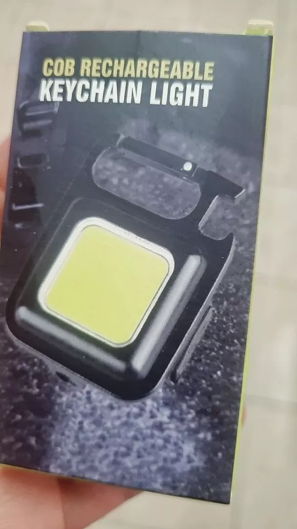 Mini Lanterna LED Portátil USB Recarregável 3 Modos com Abridor Resistente à Água IZEFLASH KEY photo review
