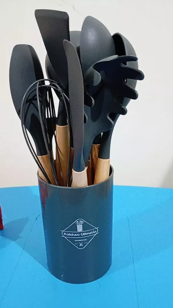 Kit Utensílios de Cozinha Silicone 12 Peças Cabo Madeira Suporta 230°C IZECOOK MASTER photo review