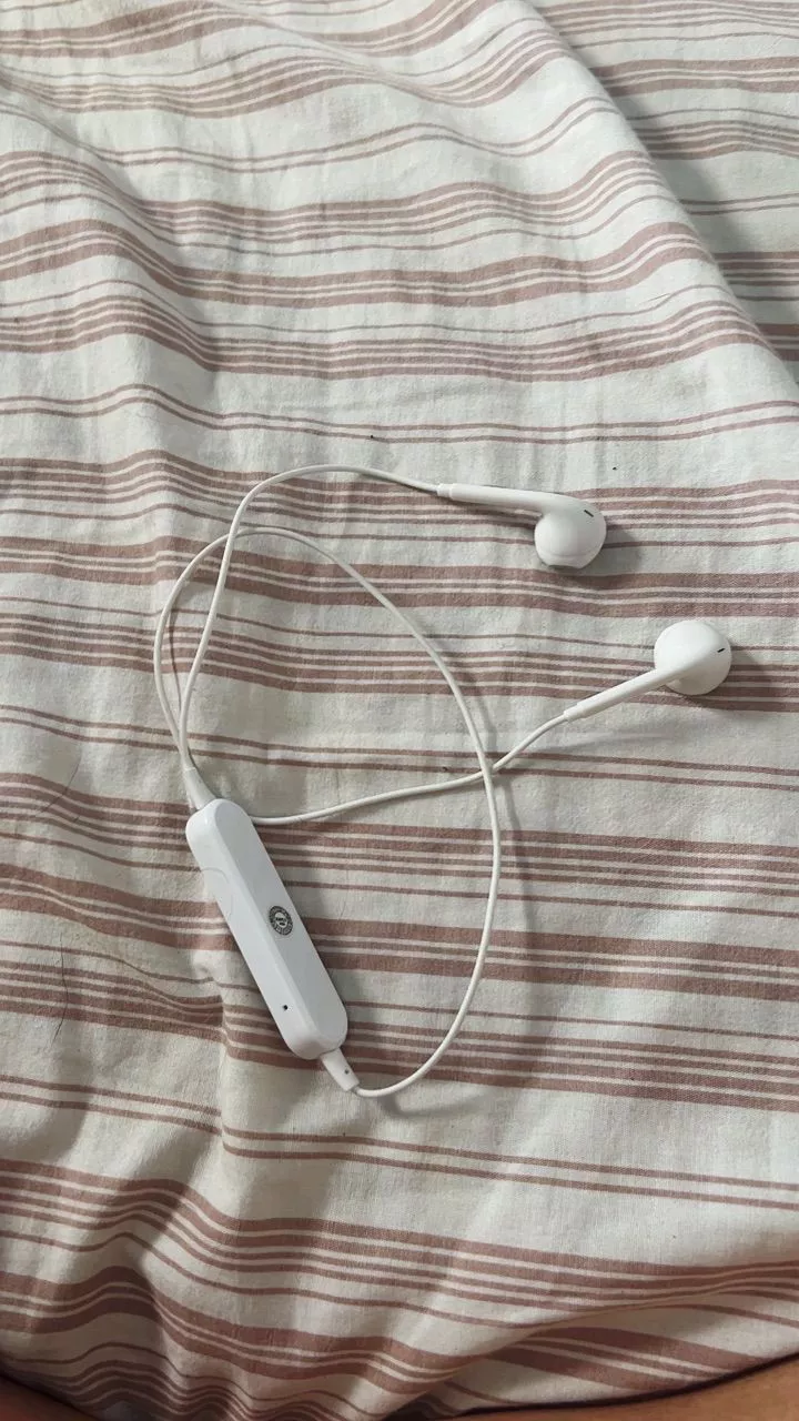 Fone de Ouvido Bluetooth 5.0 Esportivo Intra-Auricular Alta Performance IZEBOOST FIT photo review