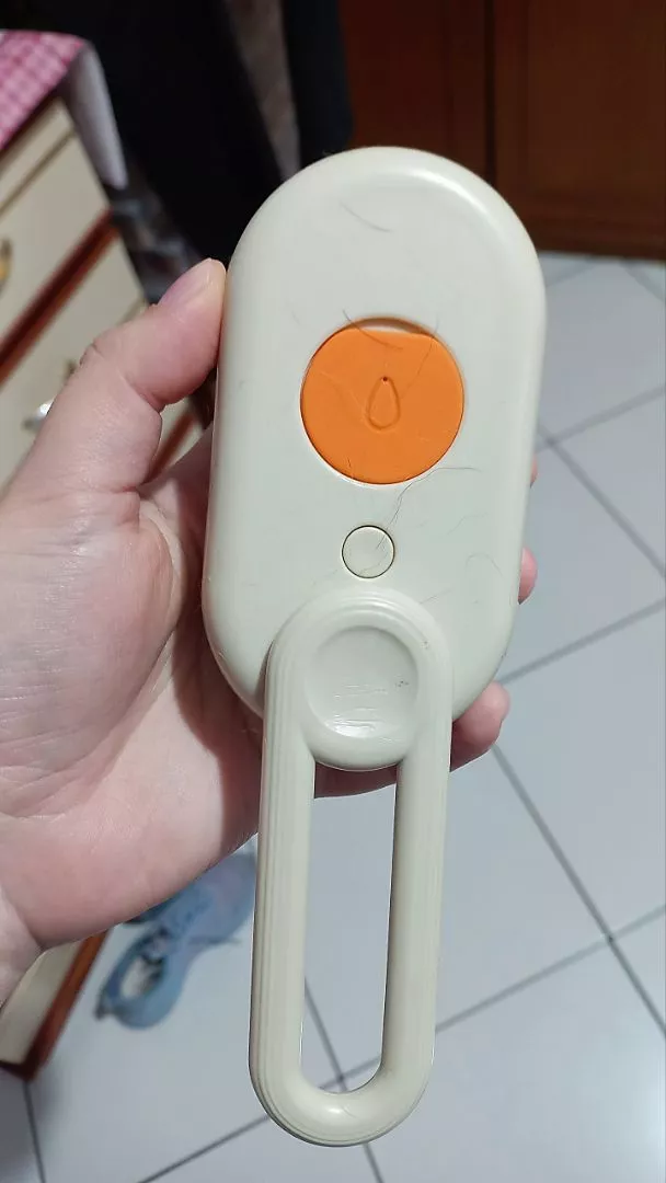 Escova a Vapor Para Gatos Remoção de Pelos Massagem Suave IZECARE PET STEAM photo review