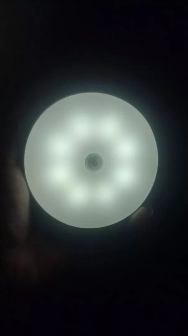 Luminária LED Sensor de Presença Recarregável USB Luz Fria Multiuso IZEDETECT BRIGHT photo review