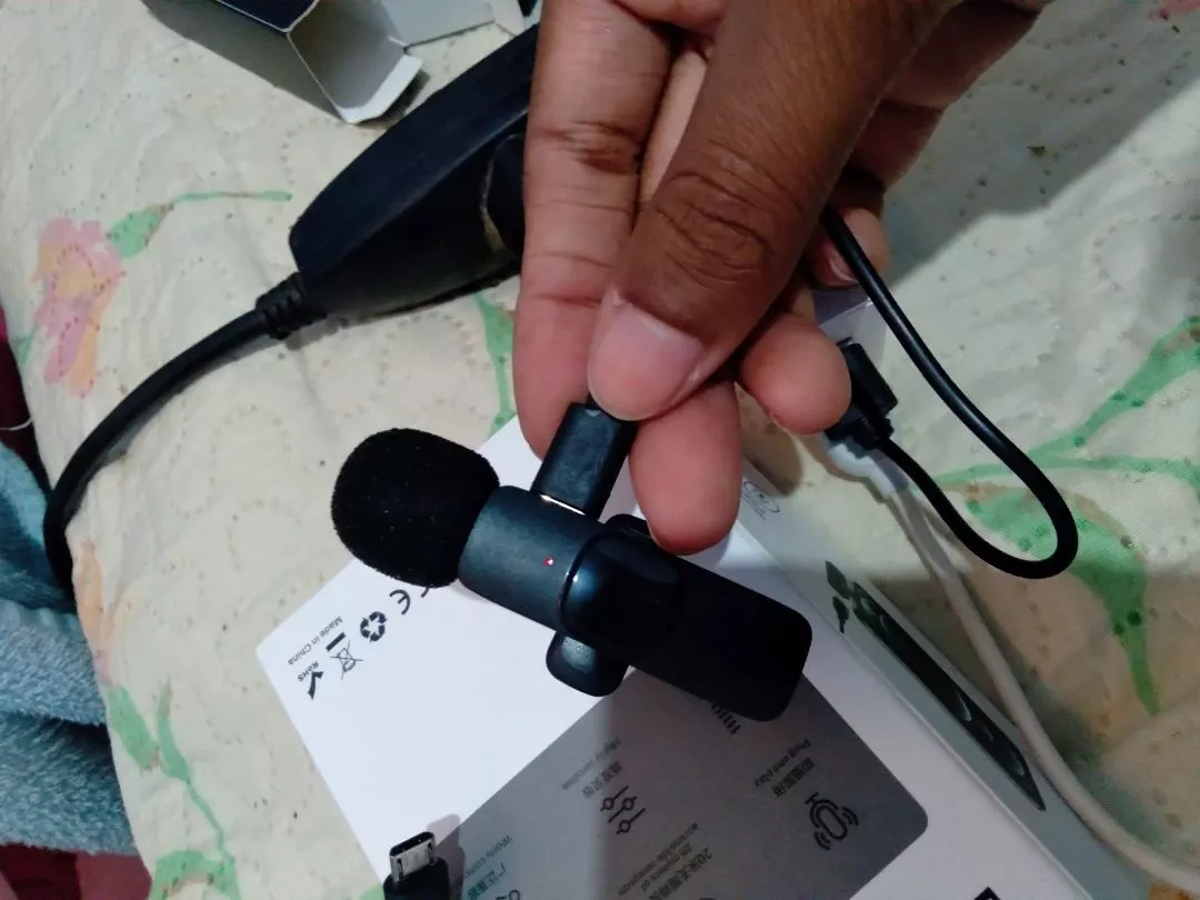 Microfone de Lapela Sem Fio Compatível iPhone e Android, Áudio Profissional, Longo Alcance IZEVOX PRO photo review