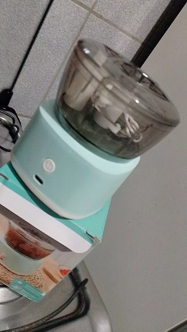 Mini Processador de Alimentos Elétrico Sem Fio 350ml Lâmina Inox USB Portátil IZEFAST CUT photo review