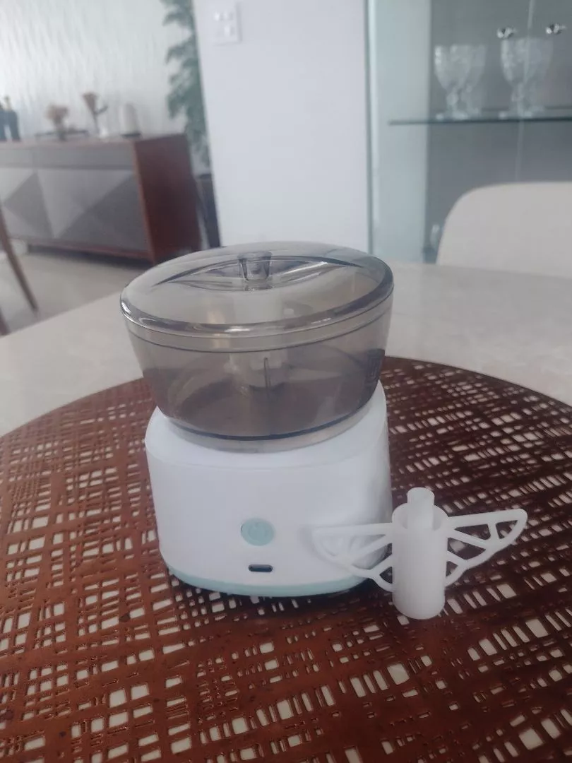 Mini Processador de Alimentos Elétrico Sem Fio 350ml Lâmina Inox USB Portátil IZEFAST CUT photo review