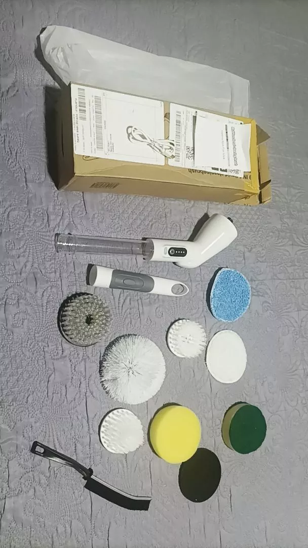 Escova de Limpeza Elétrica Rotativa 9 em 1 com Dispenser de Sabão, Sem Fio, Recarregável, Multiuso IZEPOWER CLEAN photo review
