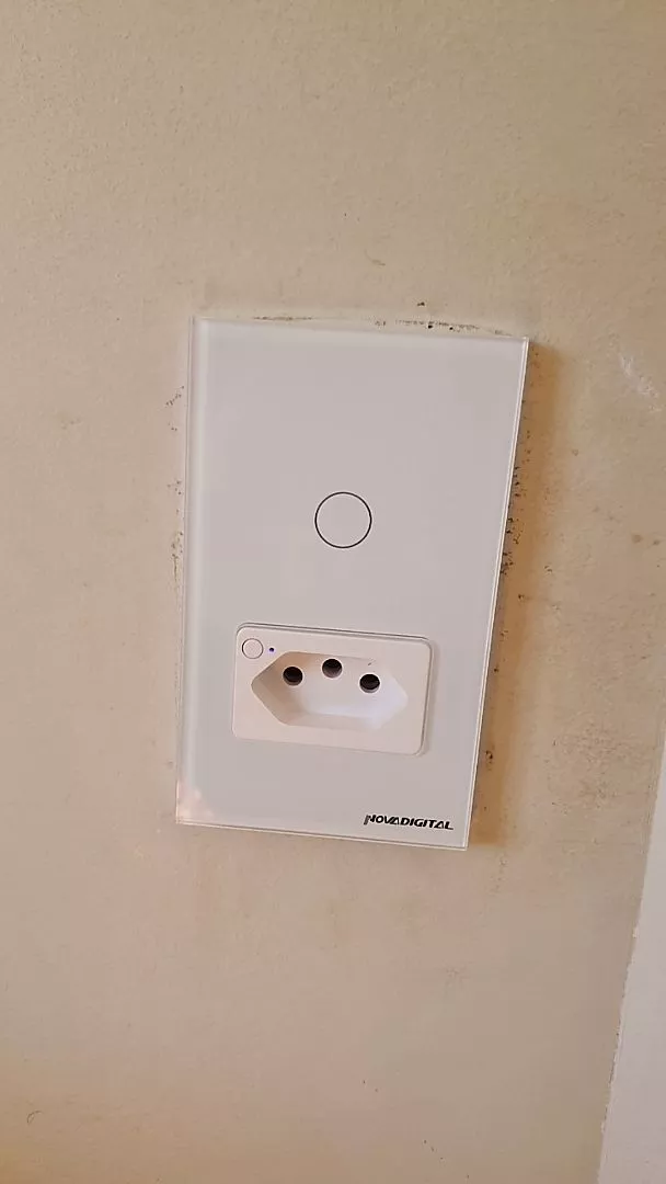 Tomada Inteligente Wi-Fi Painel de Vidro Controle App e Voz IZEGLASS SMART photo review