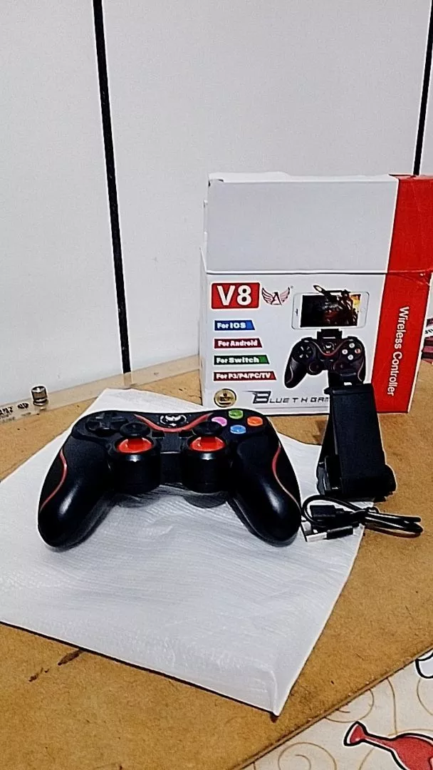 Controle Joystick Bluetooth Universal, Compatível Android e PC, Design Ergonômico, Suporte Celular IZEPLAY PRO photo review