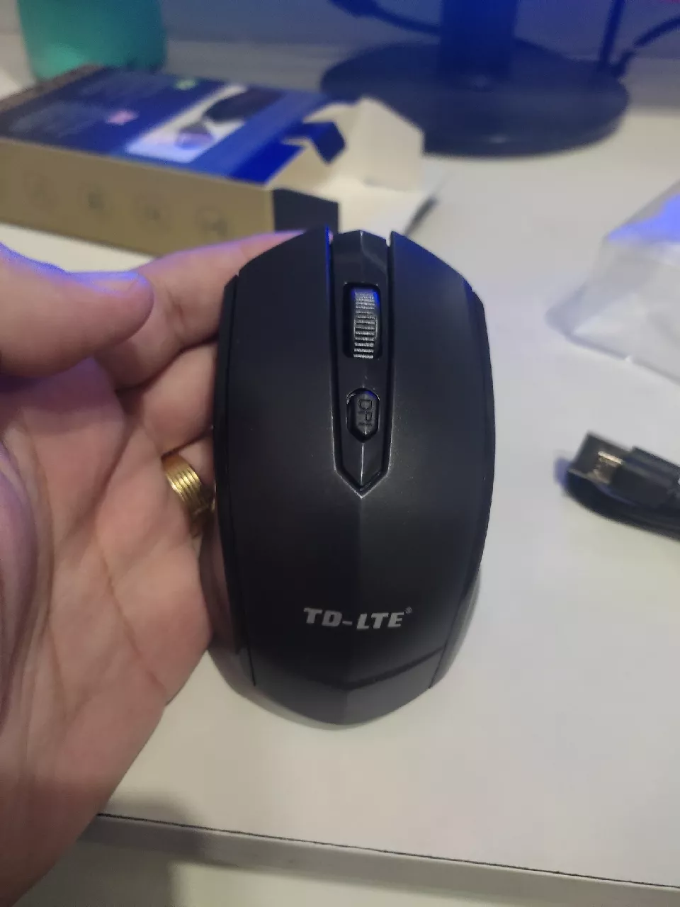 Mouse Sem Fio Recarregável 3200DPI KA-612 KAPBOM, 2.4Ghz, Compatível Windows e Mac, IZEPOWER PRO photo review