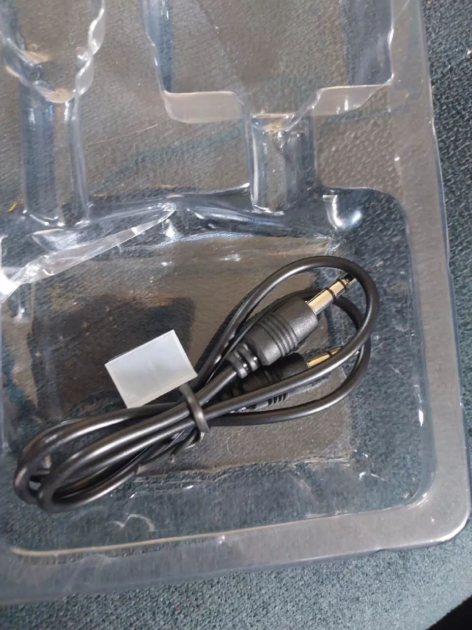 Cabo Adaptador HDMI para VGA Áudio P2 Resolução Full HD Plug&Play IZECONNECT FLEX photo review