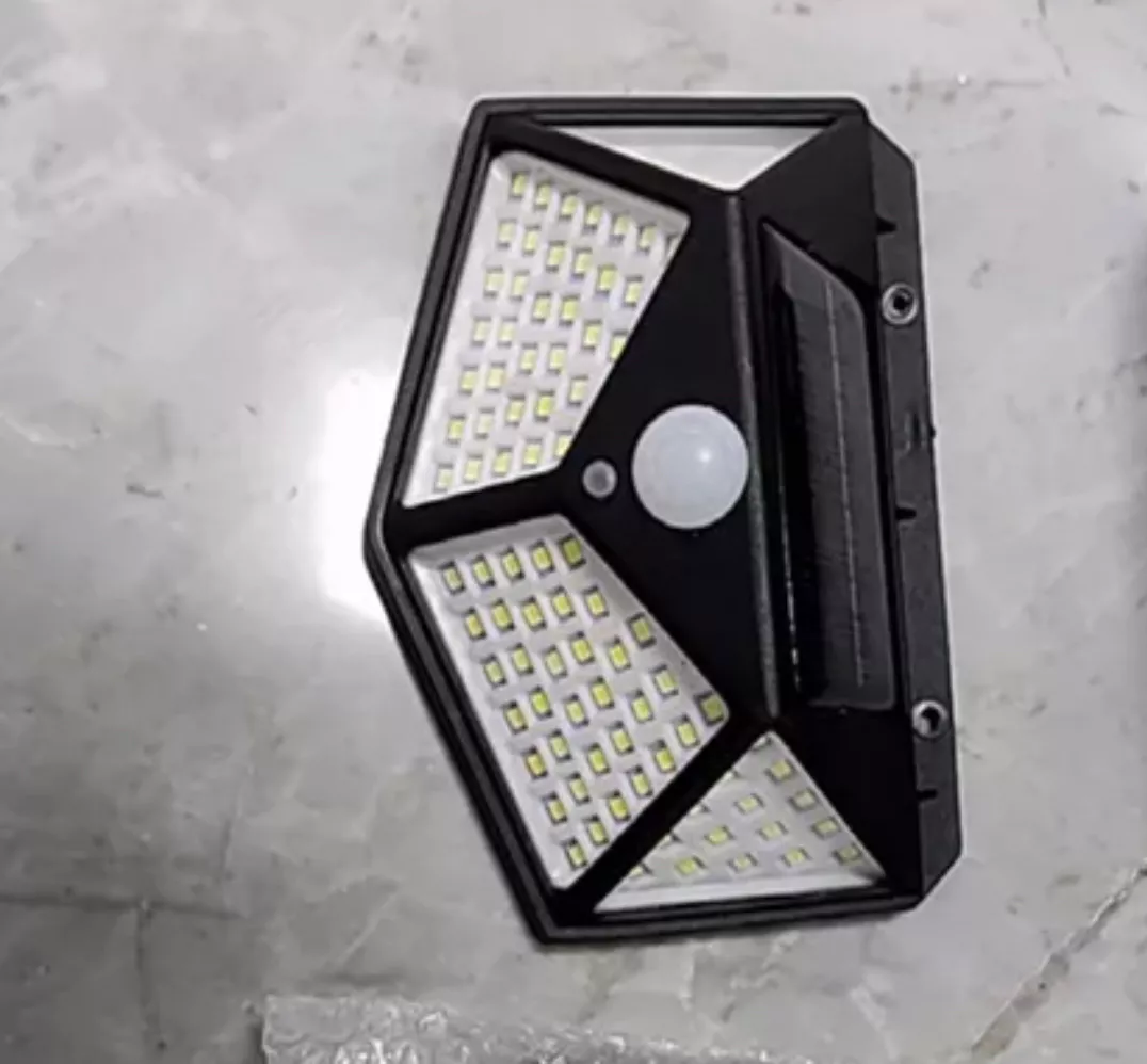 Refletor Solar para Jardim 100 LEDs Sensor Movimento IP65 Energia Solar IZESECURE BRIGHT photo review