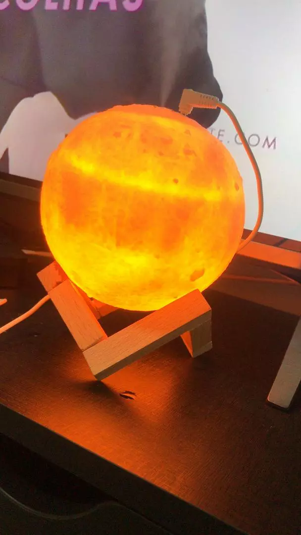 Umidificador de Ar 3D Lua Cheia 880ml Luz LED USB Aroma IZERELAX GLOW photo review