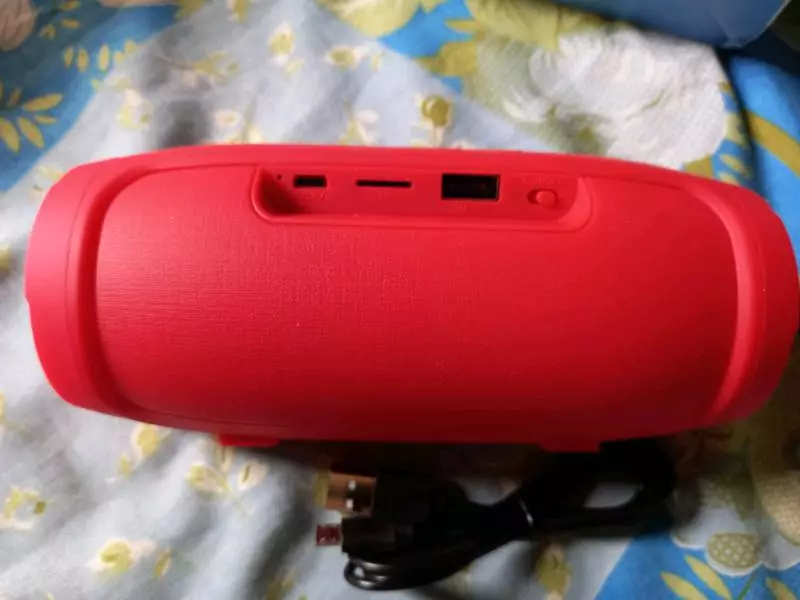 Caixa de Som Bluetooth Portátil 12h Bateria à Prova de Respingos IZELOUD MAX photo review