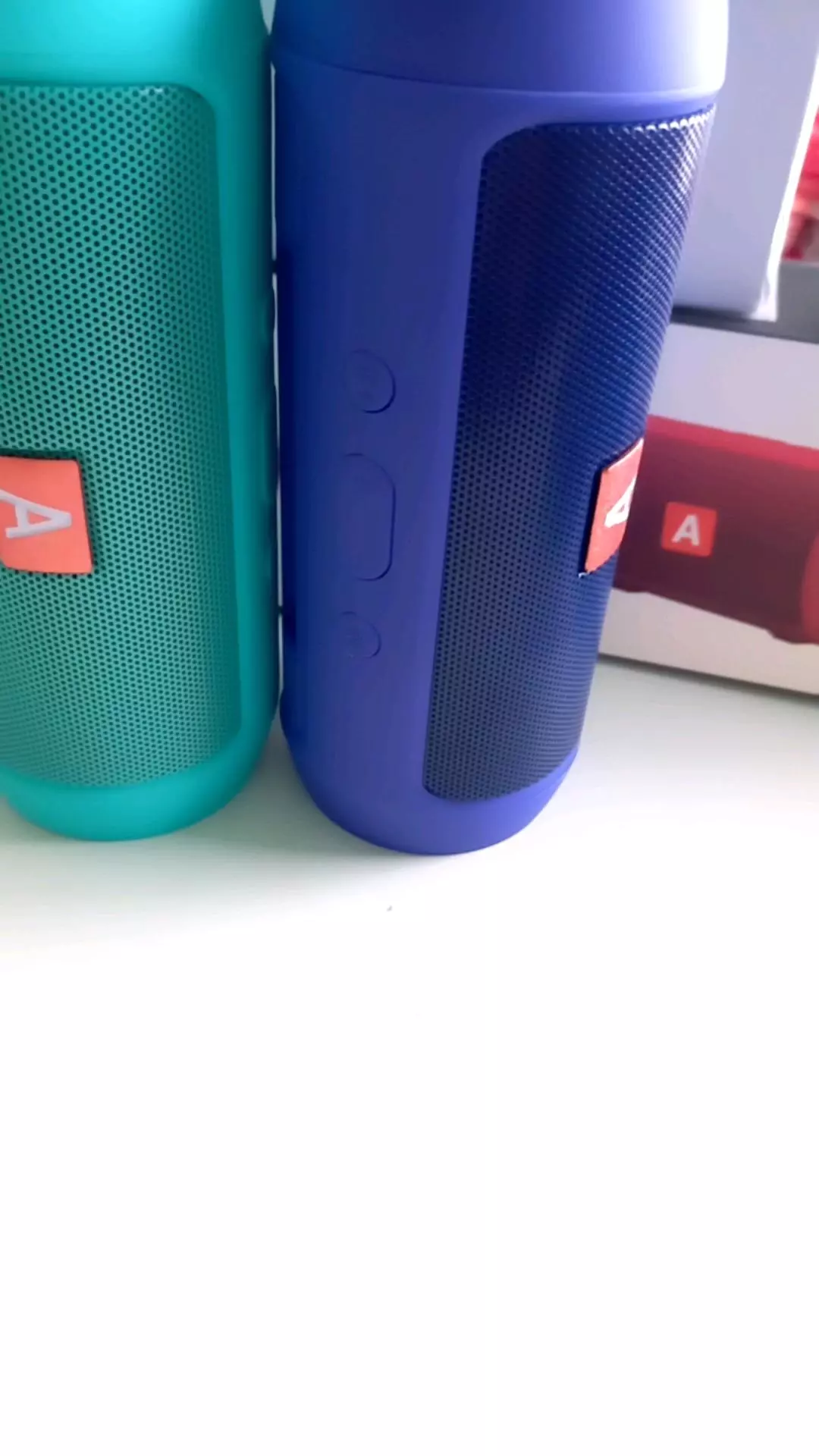 Caixa de Som Bluetooth Portátil Graves Fortes 6h de Bateria IZEBOOST SOUND photo review