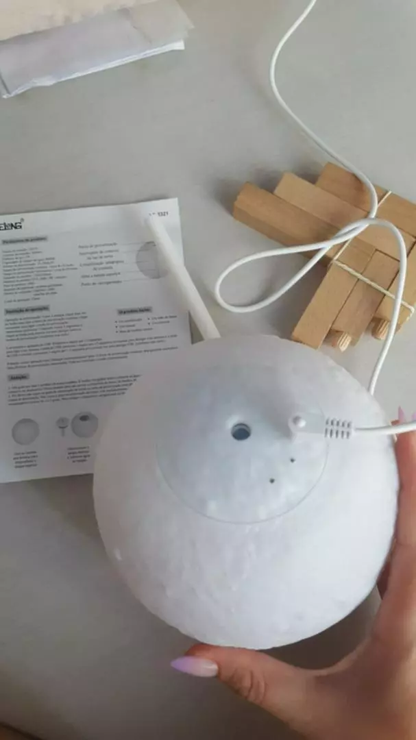 Umidificador de Ar 3D Lua Cheia 880ml Luz LED USB Aroma IZERELAX GLOW photo review