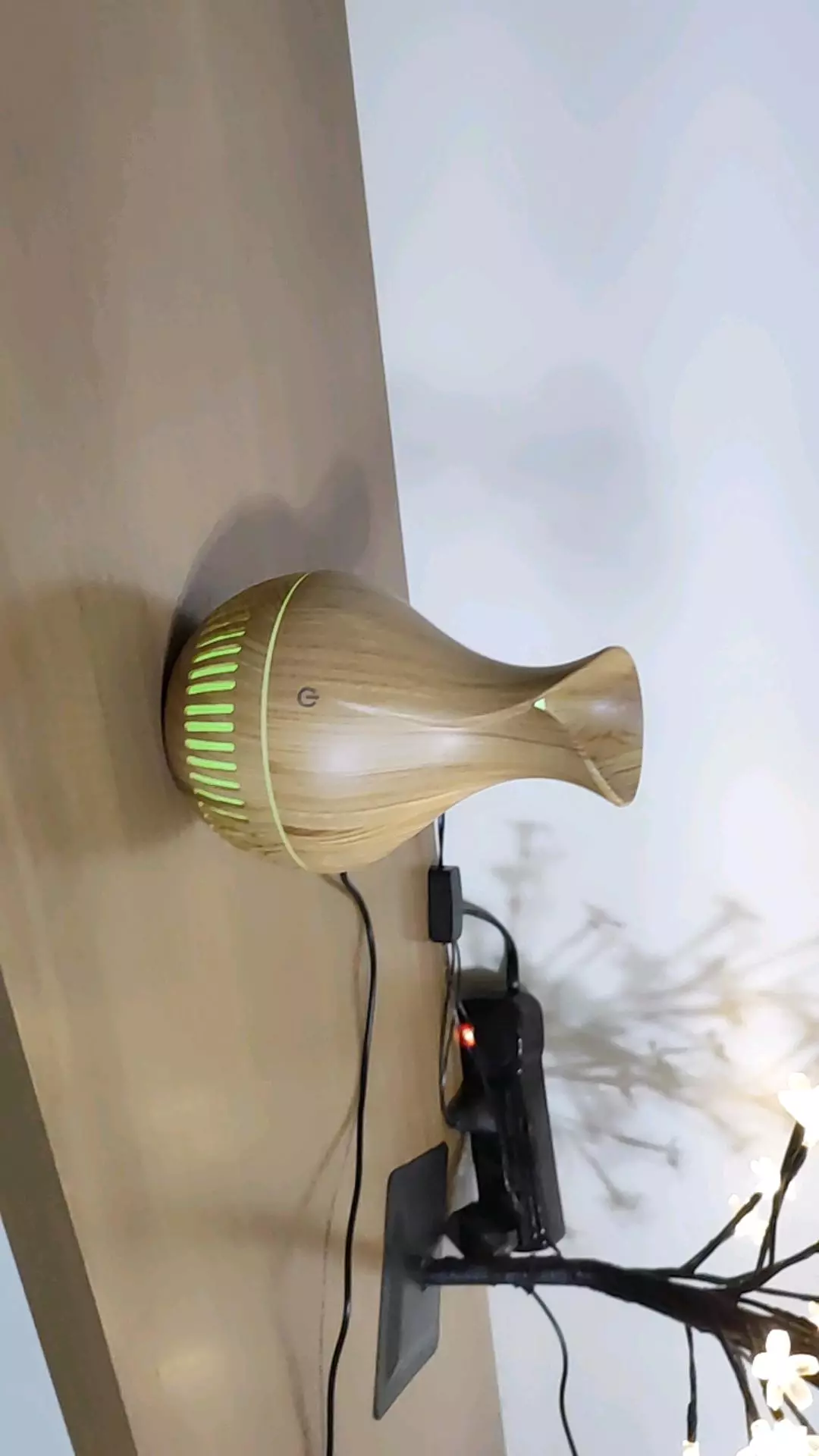 Umidificador Aromatizador Silencioso Madeira LED Recarregável IZEWOOD AIR photo review
