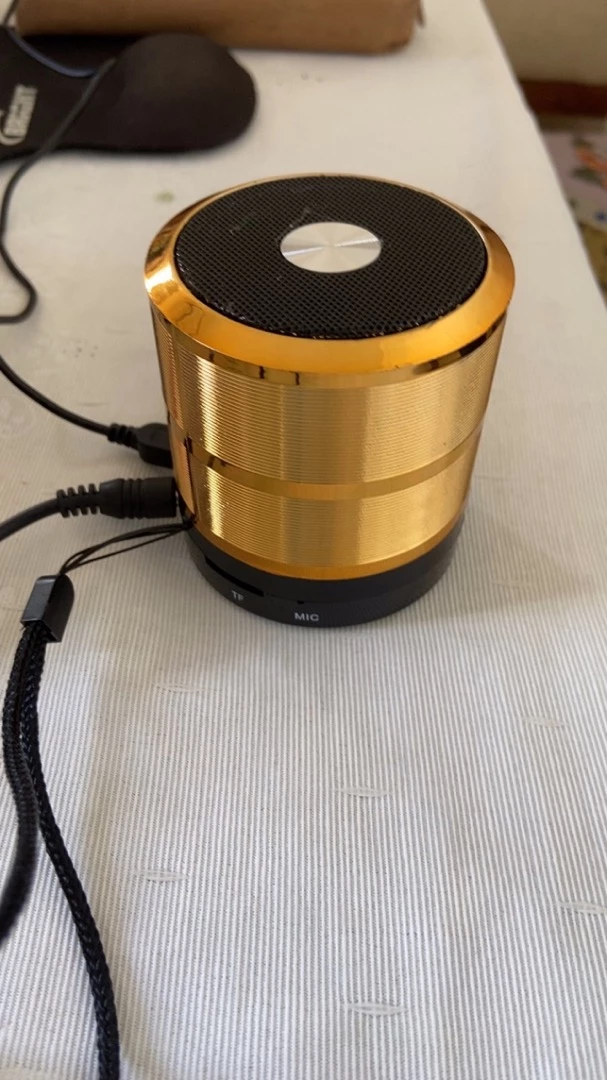 Caixa de Som Bluetooth Portátil Kapbom WS-887, Rádio FM, Entrada SD, Bateria 500mAh - IZELOUD GO photo review