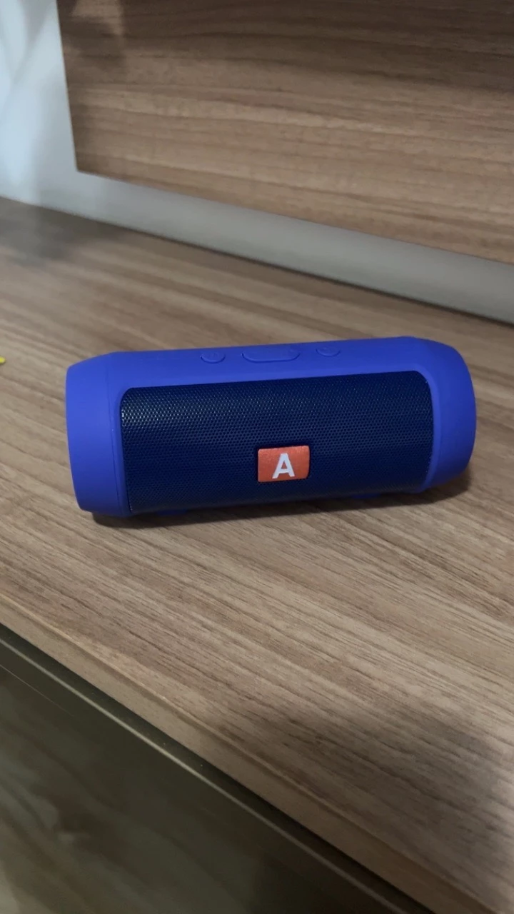 Caixa de Som Bluetooth Portátil 12h Bateria à Prova de Respingos IZELOUD MAX photo review