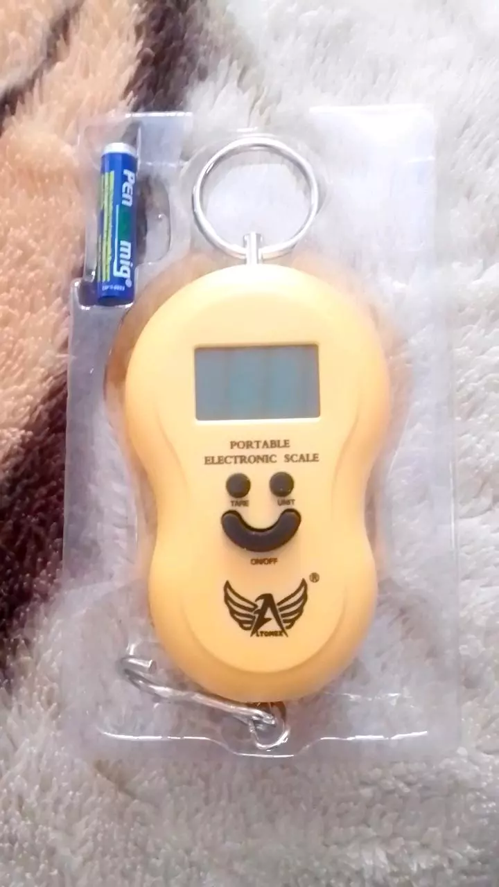 Balança Digital Portátil Gancho 50kg Precisão LCD IZEWEIGHT PRO photo review