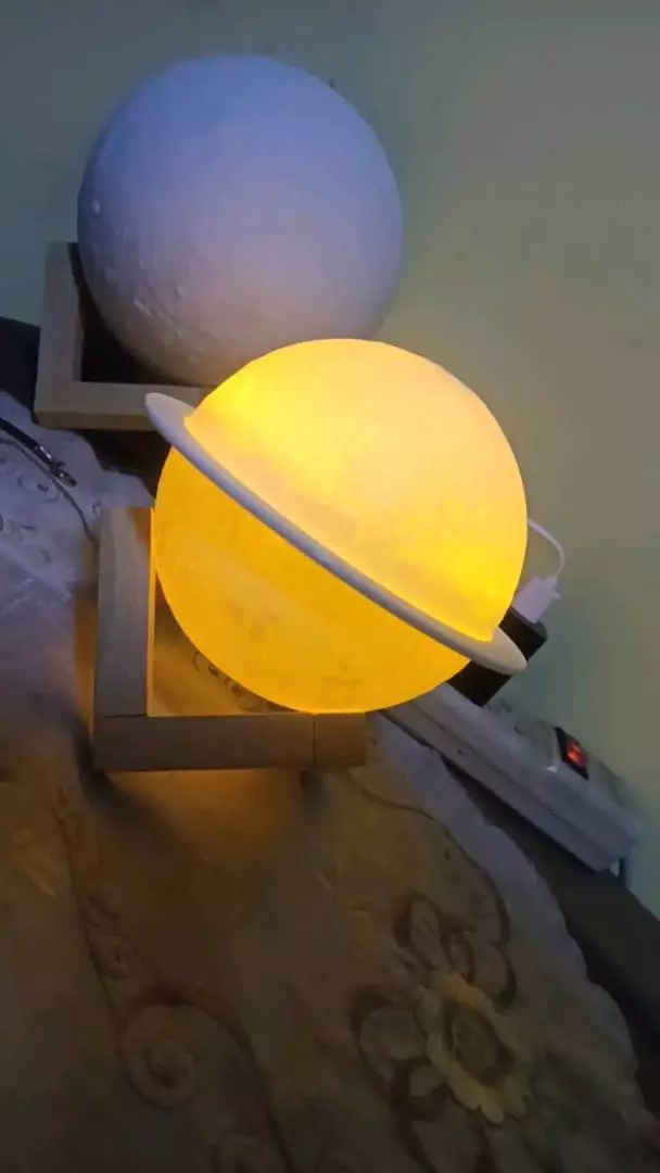 Luminária Umidificador Lua 3D Aromaterapia LED Branco Amarelo IZELOFT AIR photo review