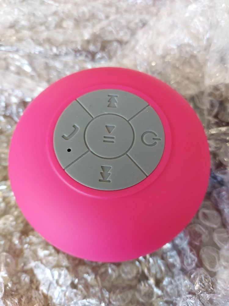 Caixa de Som Bluetooth À Prova d'Água Portátil com Ventosa IZEWAVE SOUND photo review