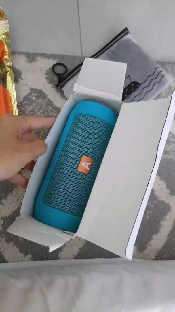 Caixa de Som Bluetooth Portátil Graves Fortes 6h de Bateria IZEBOOST SOUND photo review