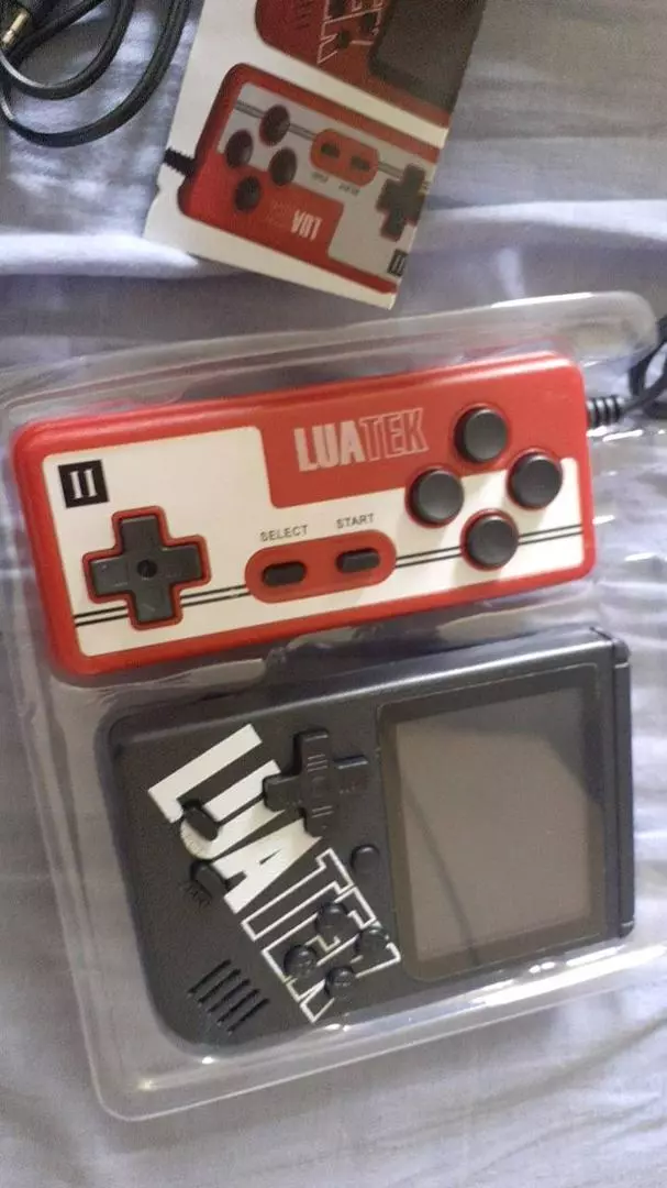 Console Portátil Retro 400 Jogos 2 Players Tela 3" Bivolt IZEPLAY FUN photo review