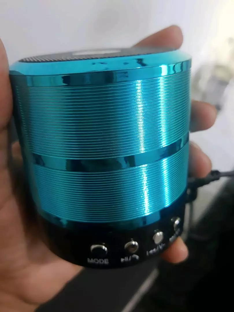 Caixa de Som Bluetooth Portátil Kapbom WS-887, Rádio FM, Entrada SD, Bateria 500mAh - IZELOUD GO photo review