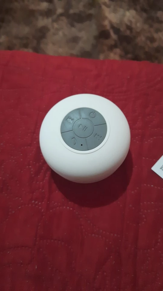 Caixa de Som Bluetooth À Prova d'Água Portátil com Ventosa IZEWAVE SOUND photo review