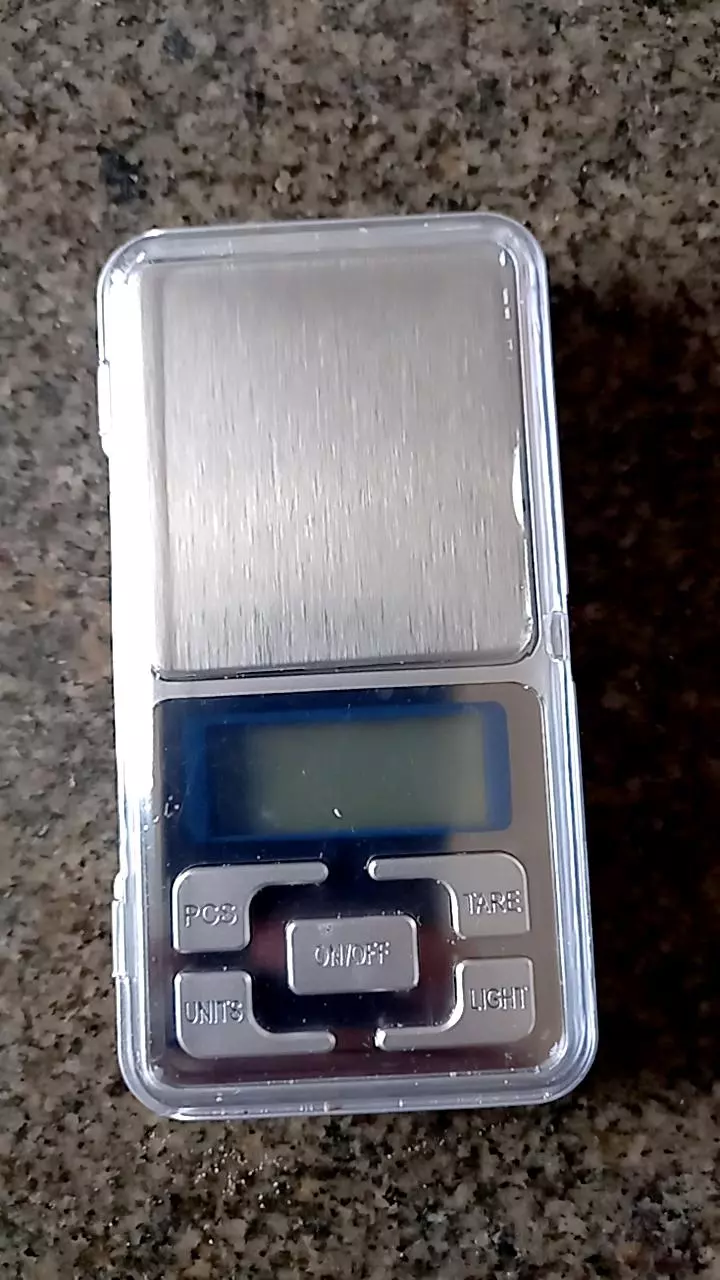 Balança Digital de Bolso Alta Precisão 0,01g a 500g Display Iluminado Portátil IZEWEIGHT PRO photo review