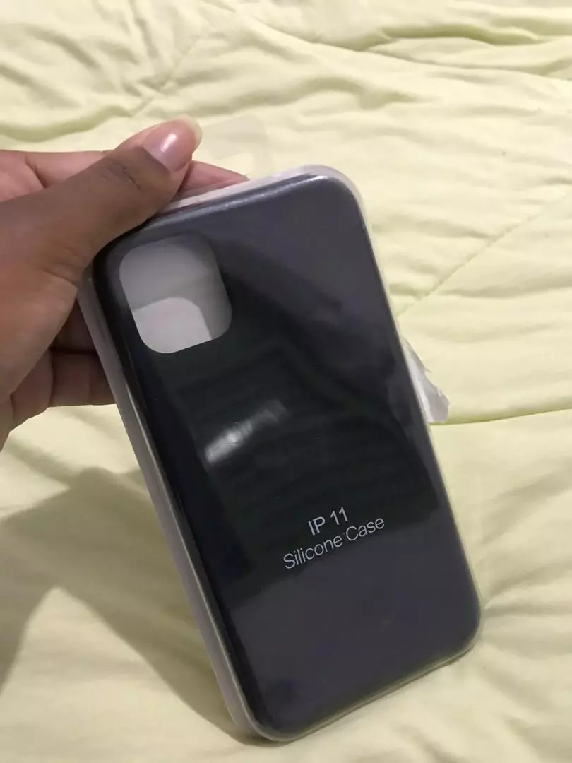 Capa Silicone iPhone 11 Proteção Aveludada Cores Variadas IZESOFT SHIELD photo review