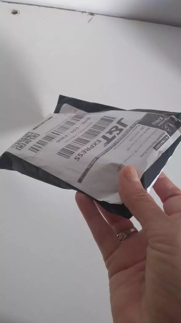 Balança Digital de Bolso Alta Precisão 0,01g a 500g Display Iluminado Portátil IZEWEIGHT PRO photo review