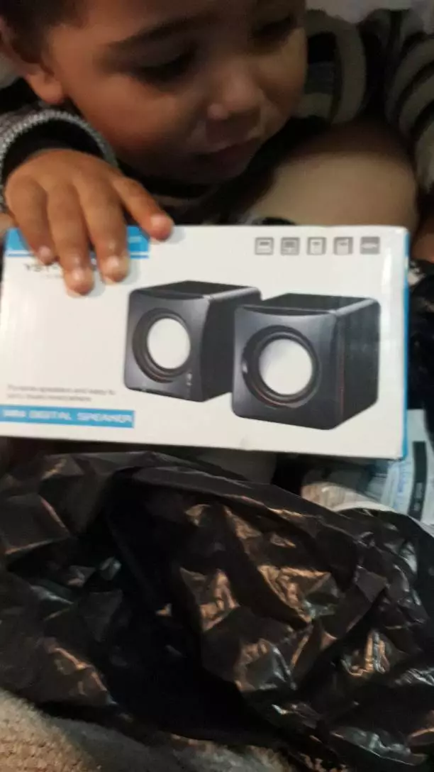 Caixa de Som Mini USB Estéreo 6W P2 Para PC e Notebook IZELOUD BOX photo review