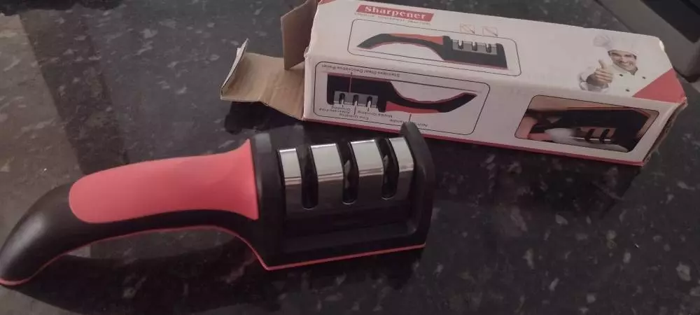 Afiador de Facas 3 Estágios Base Emborrachada Cabo Anatômico IZESHARP PRO photo review