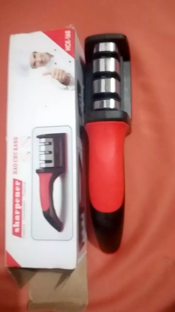 Afiador de Facas 3 Estágios Base Emborrachada Cabo Anatômico IZESHARP PRO photo review