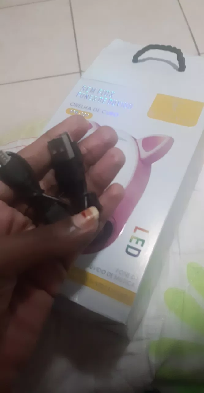 Fone Bluetooth Orelha de Gato LED Dobrável Microfone IZEFUN PLAY photo review