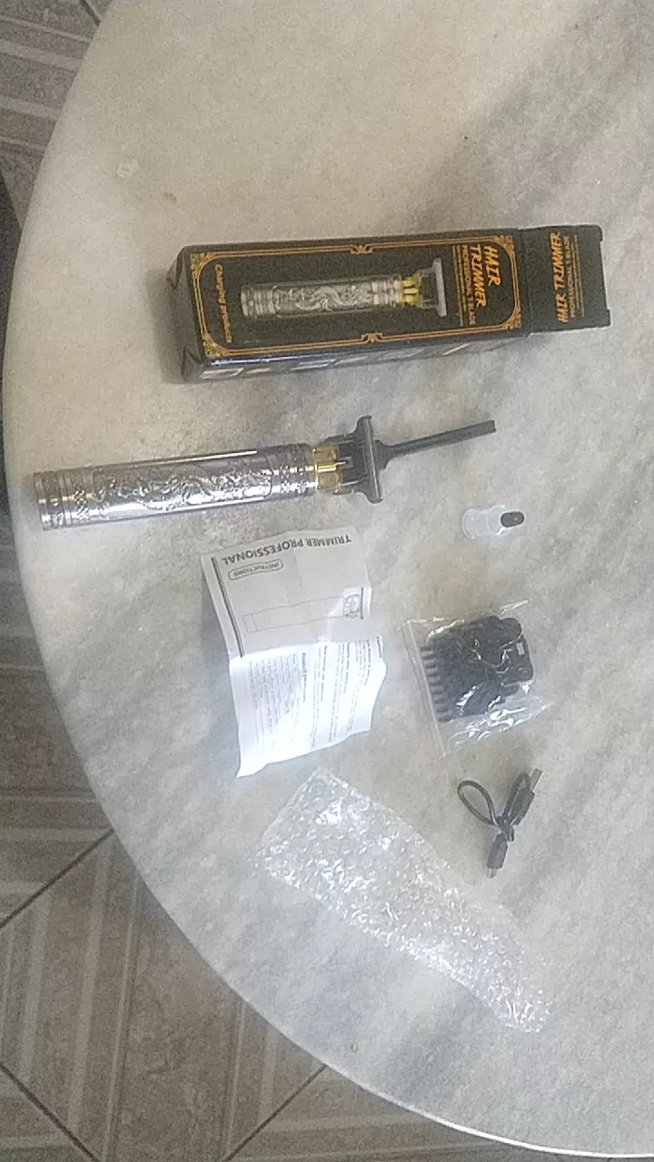 Kit Barbeador e Aparador Masculino Profissional – Lâmina de Aço Carbono, Portátil, Precisão IZEEDGE MASTER photo review