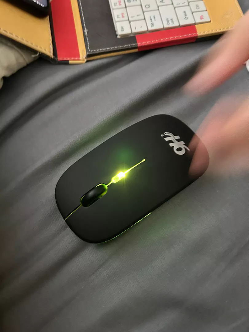 Mouse Sem Fio Recarregável RGB Bluetooth Silencioso IZECLIC PRO photo review