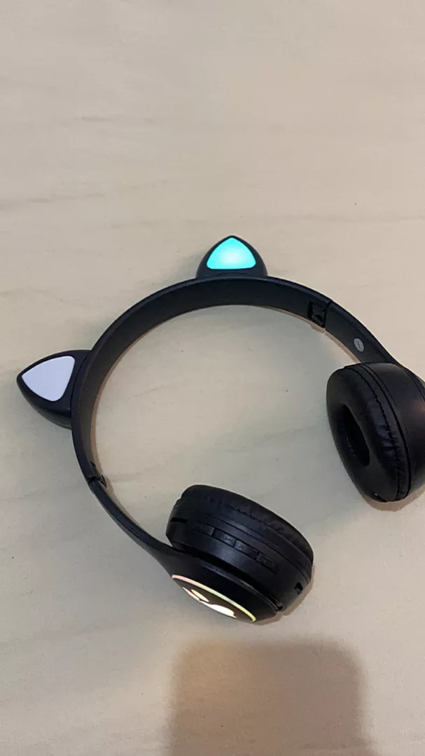 Fone Bluetooth Orelha de Gato LED Dobrável Microfone IZEFUN PLAY photo review