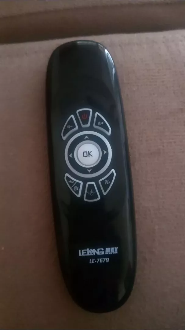 Controle Air Mouse Teclado 2.4G Wireless com LED RGB Giroscópio Universal IZEWAVE PRO photo review