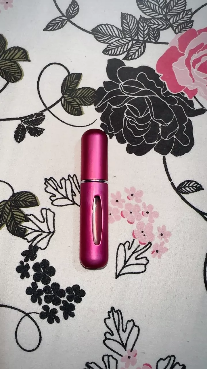 Kit Porta Perfume Recarregável 5ml Visor Portátil Antivazamento IZEFRAGRANCE POCKET photo review