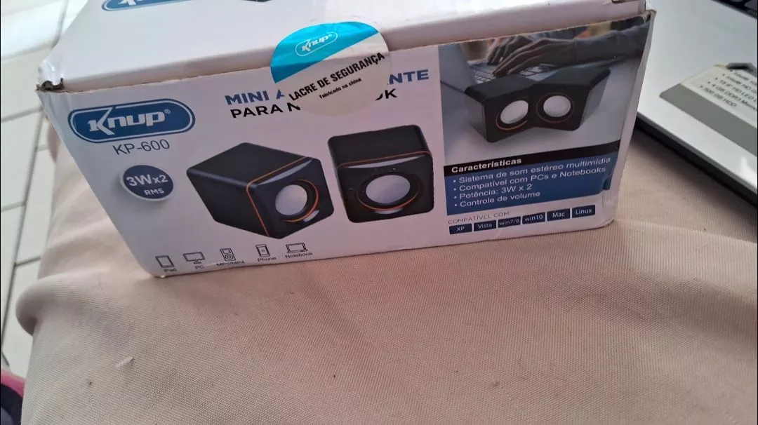 Caixa de Som Mini USB Estéreo 6W P2 Para PC e Notebook IZELOUD BOX photo review