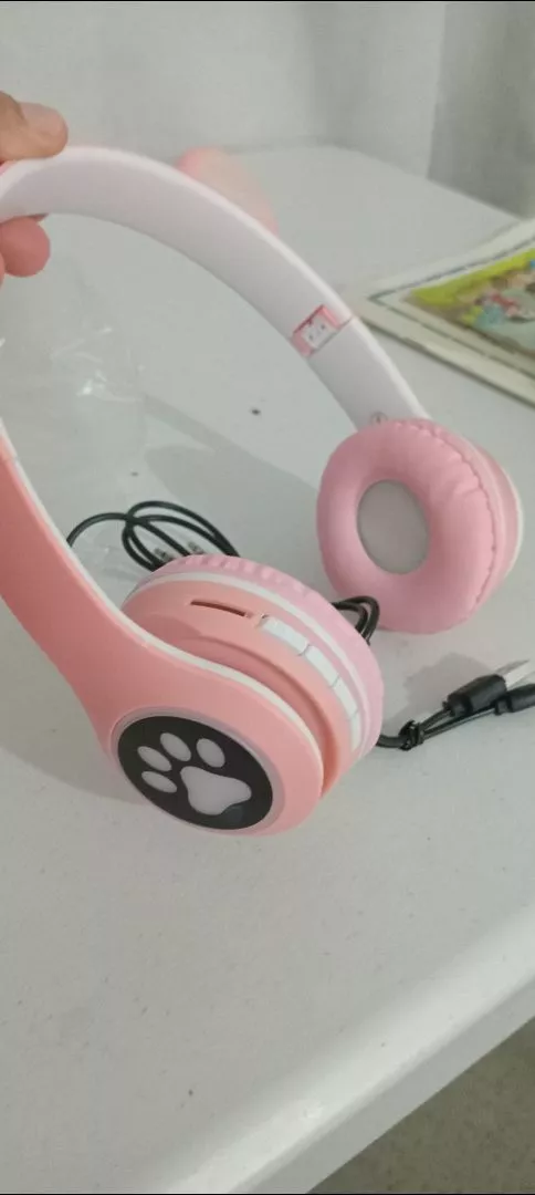 Fone Bluetooth Orelha de Gato LED Dobrável Microfone IZEFUN PLAY photo review