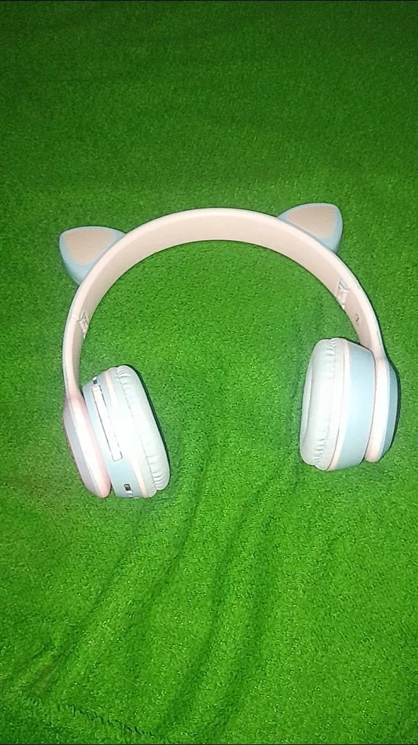 Fone Bluetooth Orelha de Gato LED Dobrável Microfone IZEFUN PLAY photo review