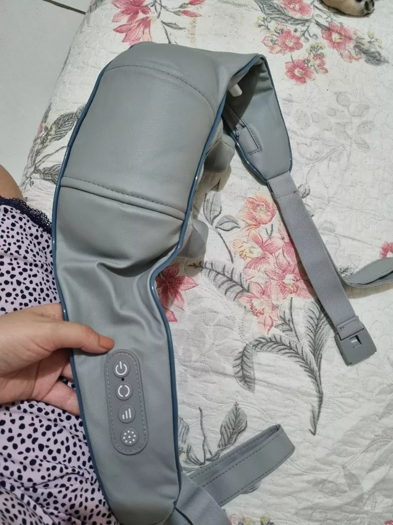 Massageador de Pescoço Sem Fio, Compressão Quente, Alívio Muscular Profundo IZEDEEP RELAX photo review