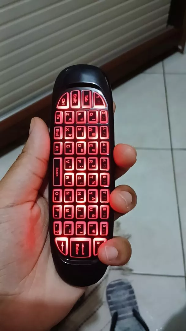 Controle Air Mouse Teclado 2.4G Wireless com LED RGB Giroscópio Universal IZEWAVE PRO photo review