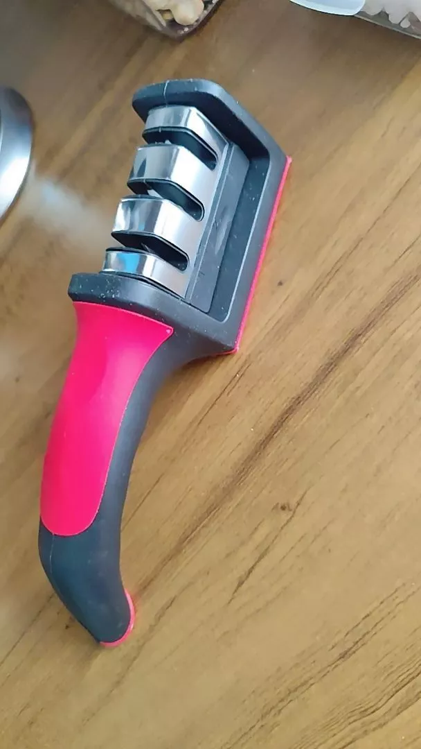 Afiador de Facas 3 Estágios Base Emborrachada Cabo Anatômico IZESHARP PRO photo review