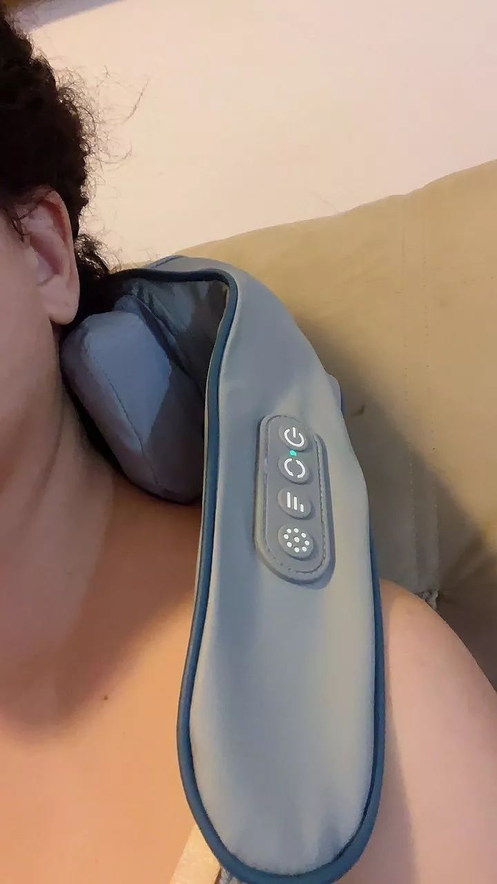 Massageador de Pescoço Sem Fio, Compressão Quente, Alívio Muscular Profundo IZEDEEP RELAX photo review